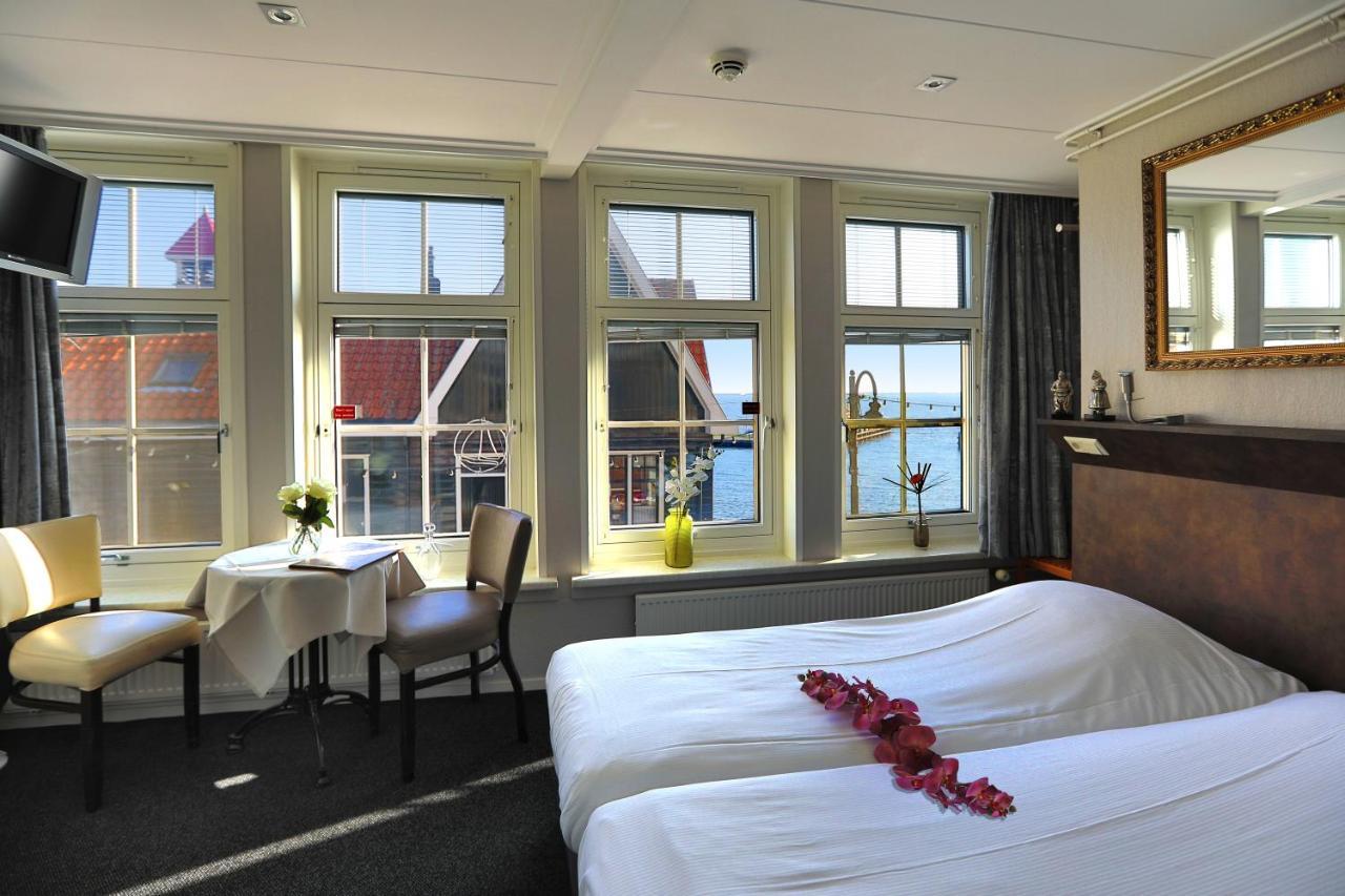 Hotel Cafe Restaurant Van Den Hogen Volendam Exterior photo